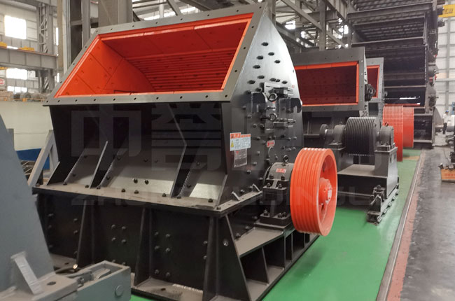 PCΦ1600×1600錘式破碎機(jī)